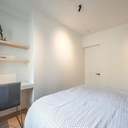 In Near The Кнокке-Хейст